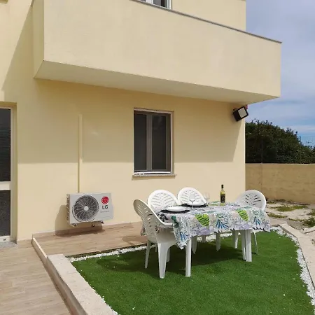 Mare E Storia Da Sabrina Holiday home *